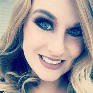 Meet your Posher, Liz